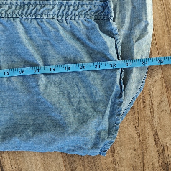 Like new Vineyard Vines denim look popover blouse - Picture 4 of 5